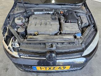 Volkswagen Golf 1.6 TDI Highline BlueMotion picture 14