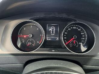 Volkswagen Golf 1.6 TDI Highline BlueMotion picture 21