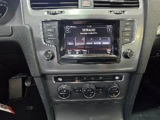 Volkswagen Golf 1.6 TDI Highline BlueMotion picture 31