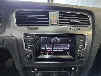Volkswagen Golf 1.6 TDI Highline BlueMotion picture 30