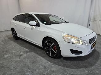Coche accidentado Volvo V-60 2.4 D5 Summum 2012/3