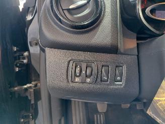 Renault Clio 0.9 TCe Eco2 Expression picture 23