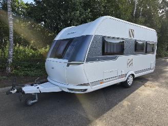 krockskadad bil caravan Hobby  460 UFE 2016/4