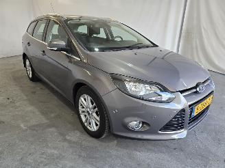 skadebil auto Ford Focus 1.0 EcoBoost Edition Plus 2014/11