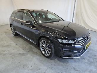 Damaged car Volkswagen Passat Variant 1.4 TSI PHEV GTE Business 2021/1