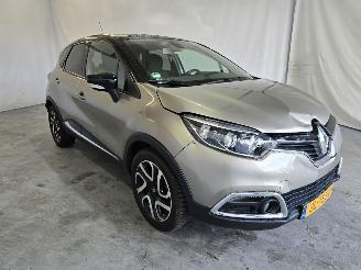Damaged car Renault Captur 1.2 TCe Dynamique 2016/4
