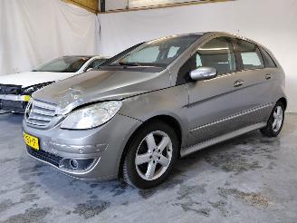 Mercedes B-klasse B 200 Automaat picture 3