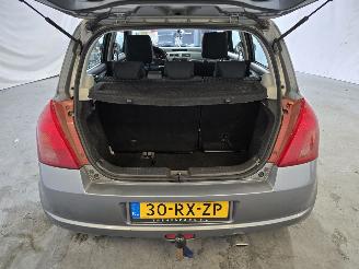 Suzuki Swift 1.3 GLS picture 16