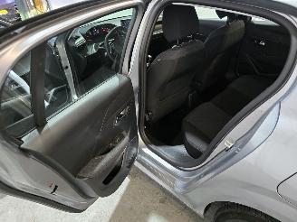 Peugeot 208 1.2 PureTech 75 Style picture 17