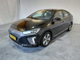 damaged passenger cars Hyundai Ioniq Premium EV 2018/5