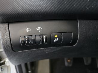 Kia Cee d 1.4 CVVT Navigator Plus Pack picture 24