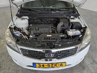Kia Cee d 1.4 CVVT Navigator Plus Pack picture 12