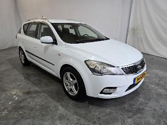 skadebil auto Kia Cee d 1.4 CVVT Navigator Plus Pack 2012/3