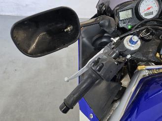Yamaha YZF - R6  picture 17