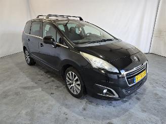 Schadeauto Peugeot 5008 1.6 THP Blue Lease Executive 7p. 2014/4