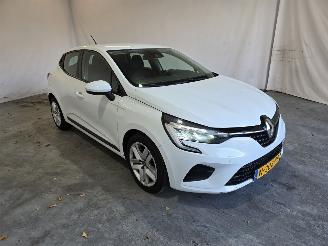 Damaged car Renault Clio 1.0 TCe Zen 2021/11