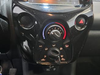 Peugeot 108 1.0 e-VTi Allure TOP picture 23