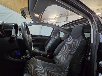 Peugeot 108 1.0 e-VTi Allure TOP picture 32