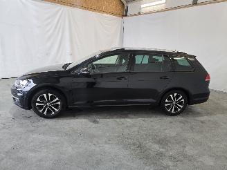 Volkswagen Golf 2.0 TDI HL Bns R picture 4