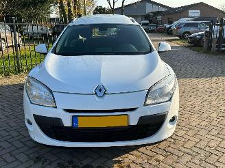 Renault Megane 1.5 dCi Expression picture 2