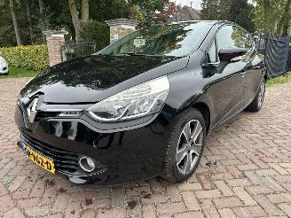 Coche accidentado Renault Clio 0.9 TCe Night&Day 2015/7