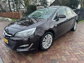 skadebil auto Opel Astra 1.4 Turbo Design Ed. 103 Kw 2013/4