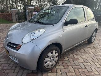 damaged passenger cars Nissan Micra 1.2 Tekna 2003/9