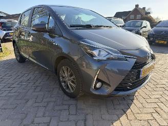 damaged passenger cars Toyota Yaris 1.5 Hybrid Executive 2017/12