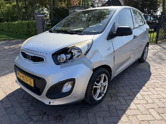 damaged passenger cars Kia Picanto 1.0 CVVT Comfort Pack 2011/8