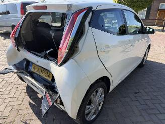 Toyota Aygo 1.0 VVT-i x-play picture 7