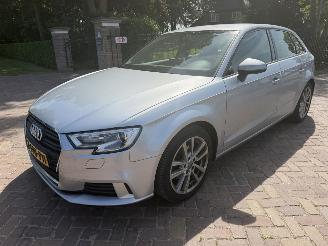 Voiture accidenté Audi A3 35 TFSI CoD SPORTBACK 2019/9