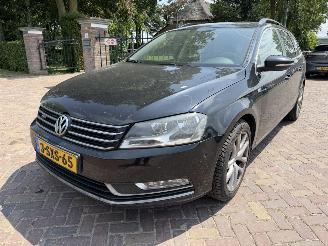 Voiture accidenté Volkswagen Passat 1.6 TDI Comfortline Executive Edition BlueMotion 2014/1
