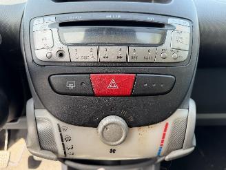 Peugeot 107 1.0-12V XR picture 11