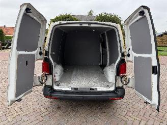 Volkswagen Transporter 2.0 TDI L2H1 picture 15