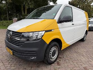 krockskadad bil bedrijf Volkswagen Transporter 2.0 TDI L2H1 2021/3