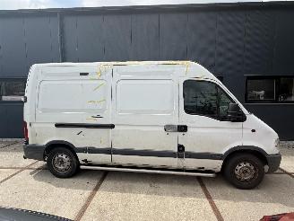 Renault Master T33 2.2dCi L2H2 picture 2