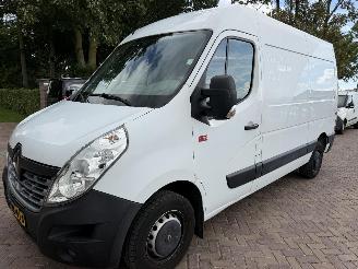 krockskadad bil bedrijf Renault Master T35 2.3 dCi L2H3 2017/1