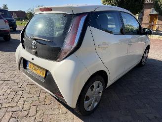 Toyota Aygo 1.0 VVT-i x-play picture 6