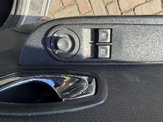 Renault Clio 0.9 EXPRESSION picture 12