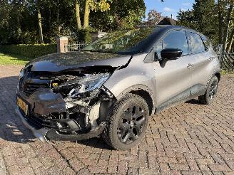 Vaurioauto  passenger cars Renault Captur 0.9 TCe Intens 2017/12