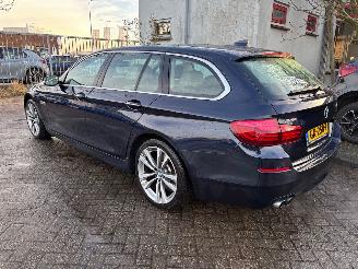 BMW 5-serie 528i x-drive luxury picture 4