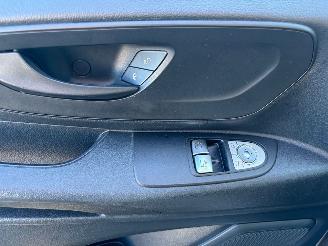 Mercedes Vito 114cdi RWD 3-pers picture 13