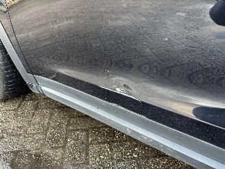 Tesla Model X 75d picture 16