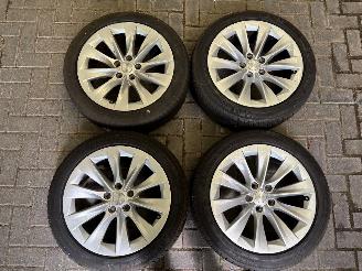 skadebil auto Tesla Model S 19” originele velgen 2017/1