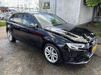 Audi A3 Sportback 1.0 tfsi airco/lm velgen picture 2
