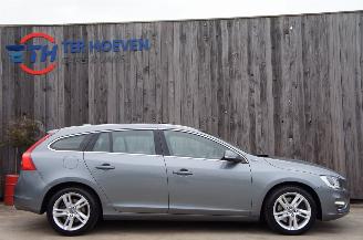 Volvo V-60 2.4 Twin Engine Hybrid D6 AWD Summum Harman Kardon Trekhaak 212KW picture 4