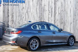 BMW 3-serie 320d Luxury Line Airco Navi Cruise 360° Schuifdak LED 140KW Euro 6 picture 3