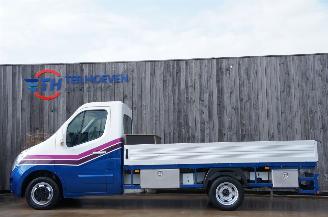 damaged passenger cars Opel Movano 2.3 CDTi Open Laadbak Airco 3-persoons Trekhaak 110KW Euro 5 2013/7