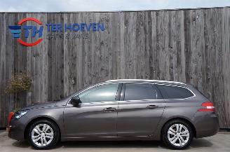 Damaged car Peugeot 308 SW Active 1.2 Pure Tech Airco Navi Pano Cruise 81KW Euro 6 2015/3