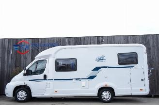 Schade camper Weinsberg  Imperiale V601 ME Radar Zonnepanelen 2X eenpersoonsbed 96KW 2010/4